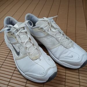 Nike Air Miller Retro Womens Size 8 White Leather Comfort Walking Sneakers. A3pm